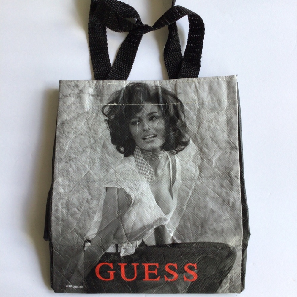 GUESS GIRL REUSABLE NYLON TOTE WITH MODEL NAOMI VIDA